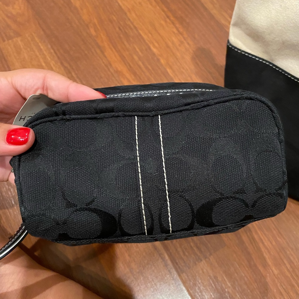 BNWT Coach makeup bag or wristlet